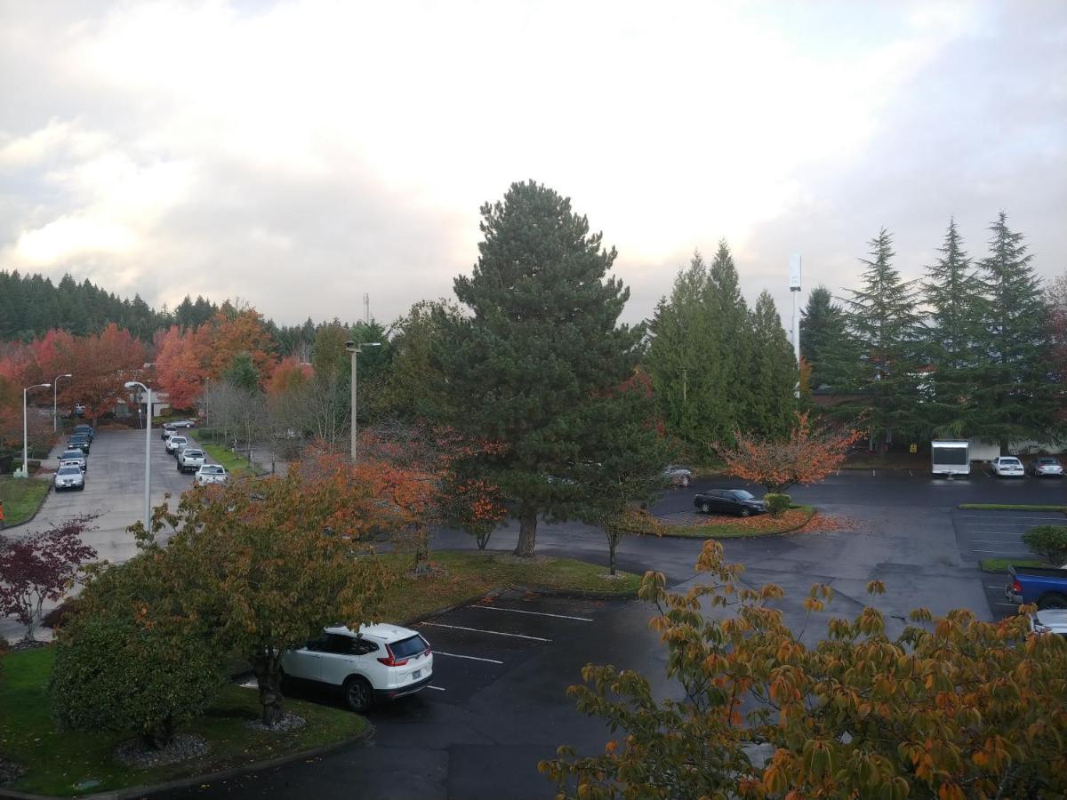 Best Western Plus Parkway Inn Wilsonville Exteriör bild