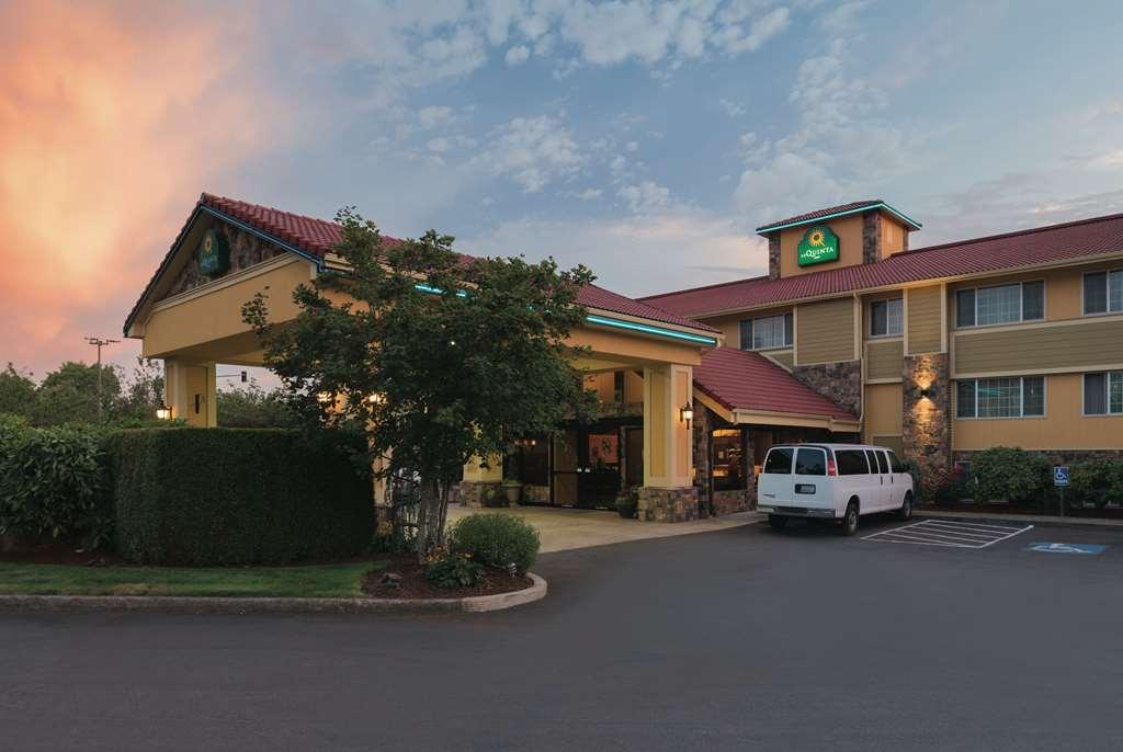 Best Western Plus Parkway Inn Wilsonville Exteriör bild