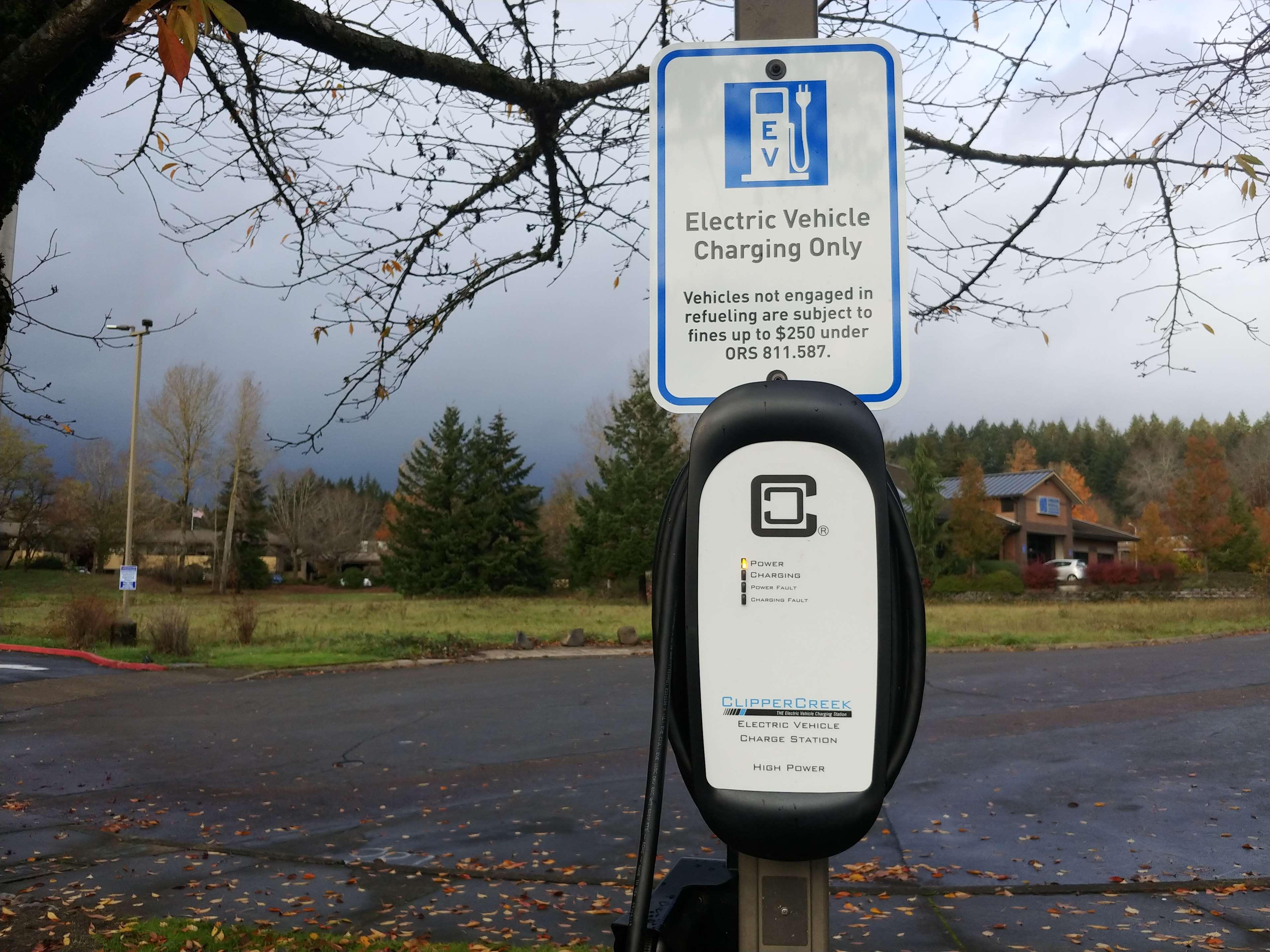 Best Western Plus Parkway Inn Wilsonville Exteriör bild