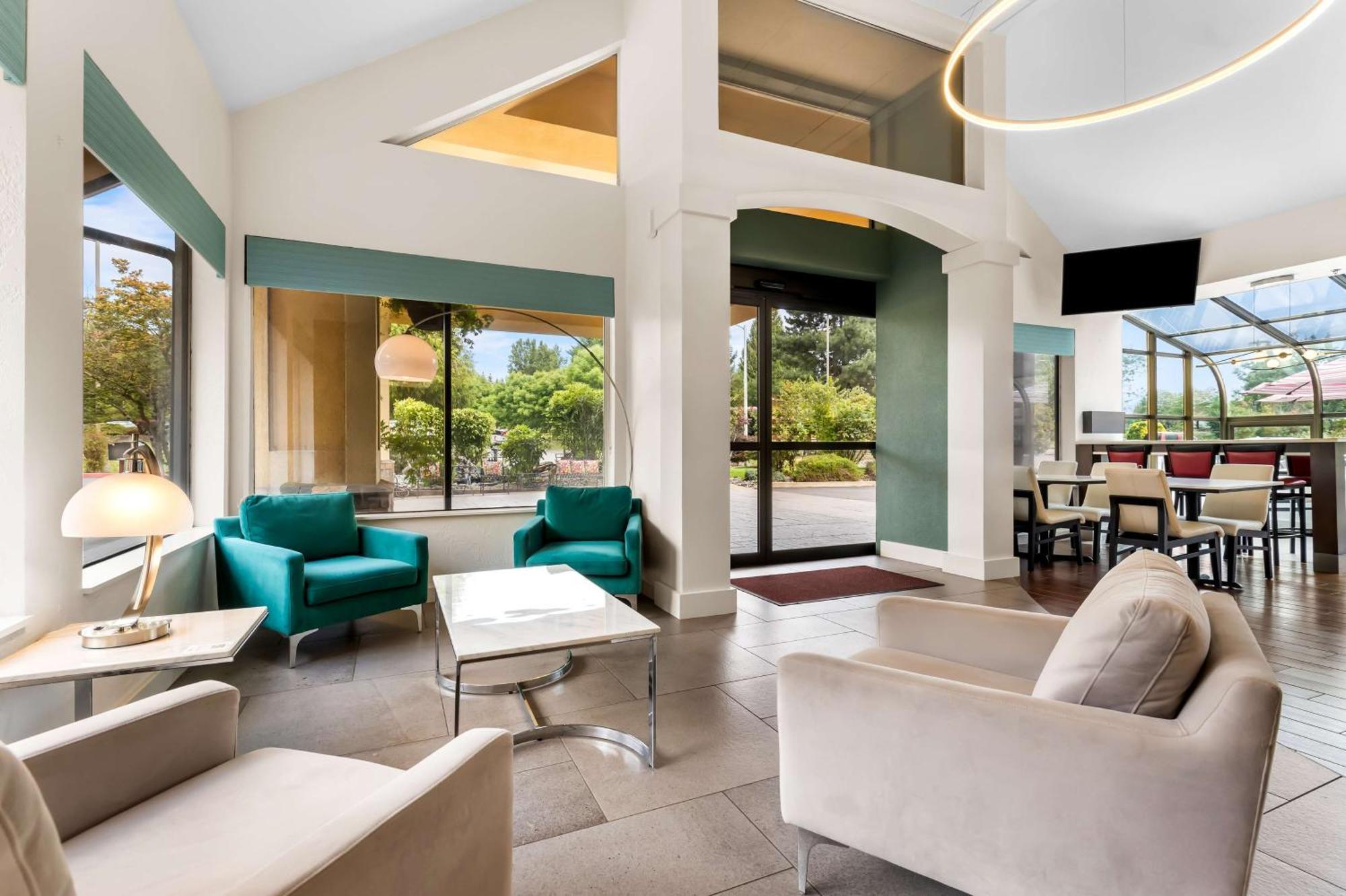 Best Western Plus Parkway Inn Wilsonville Exteriör bild