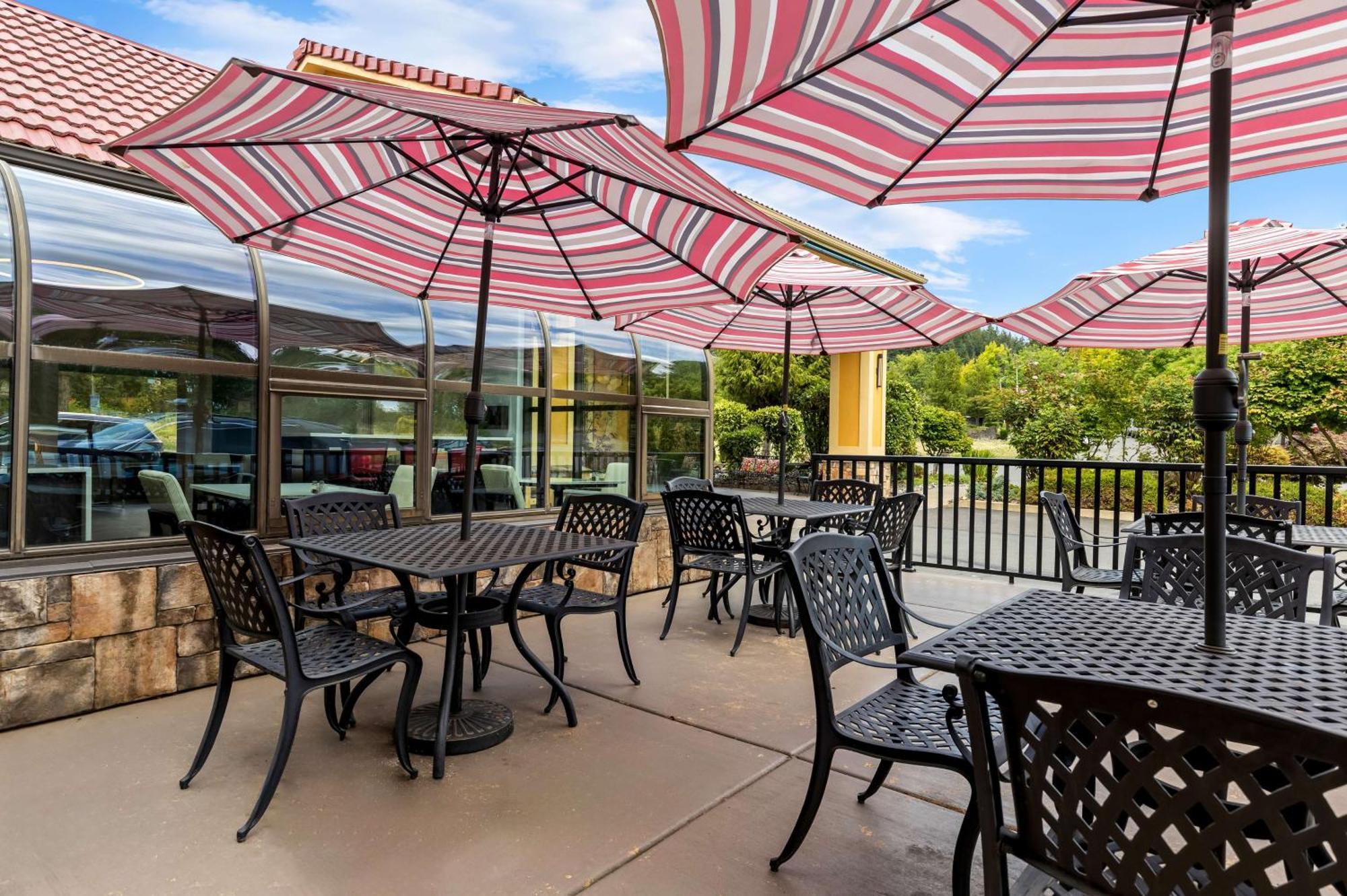 Best Western Plus Parkway Inn Wilsonville Exteriör bild