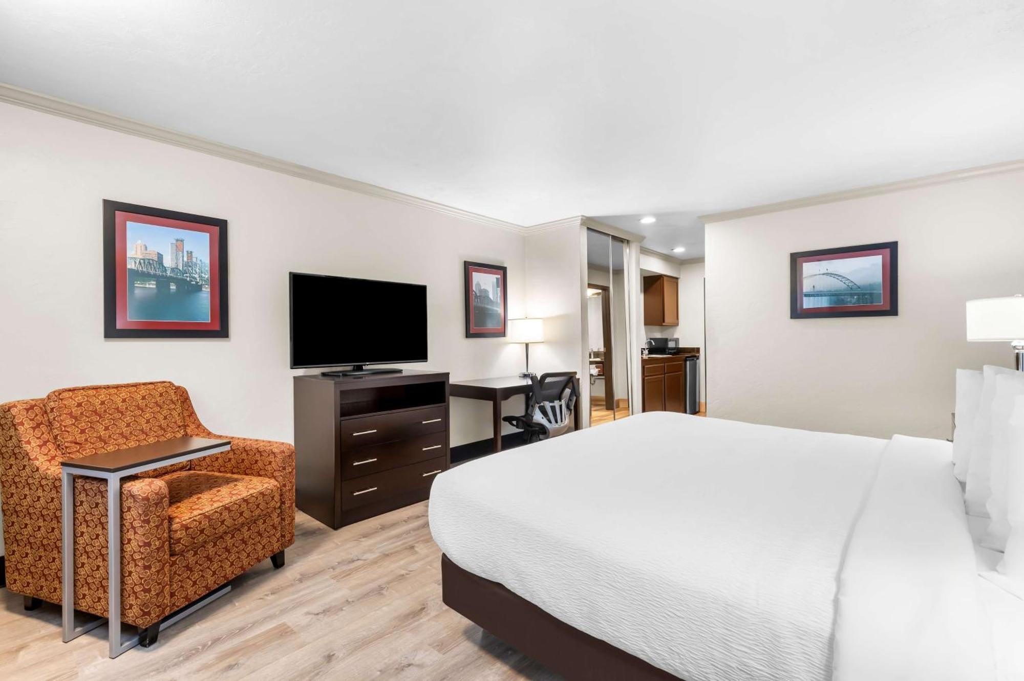 Best Western Plus Parkway Inn Wilsonville Exteriör bild